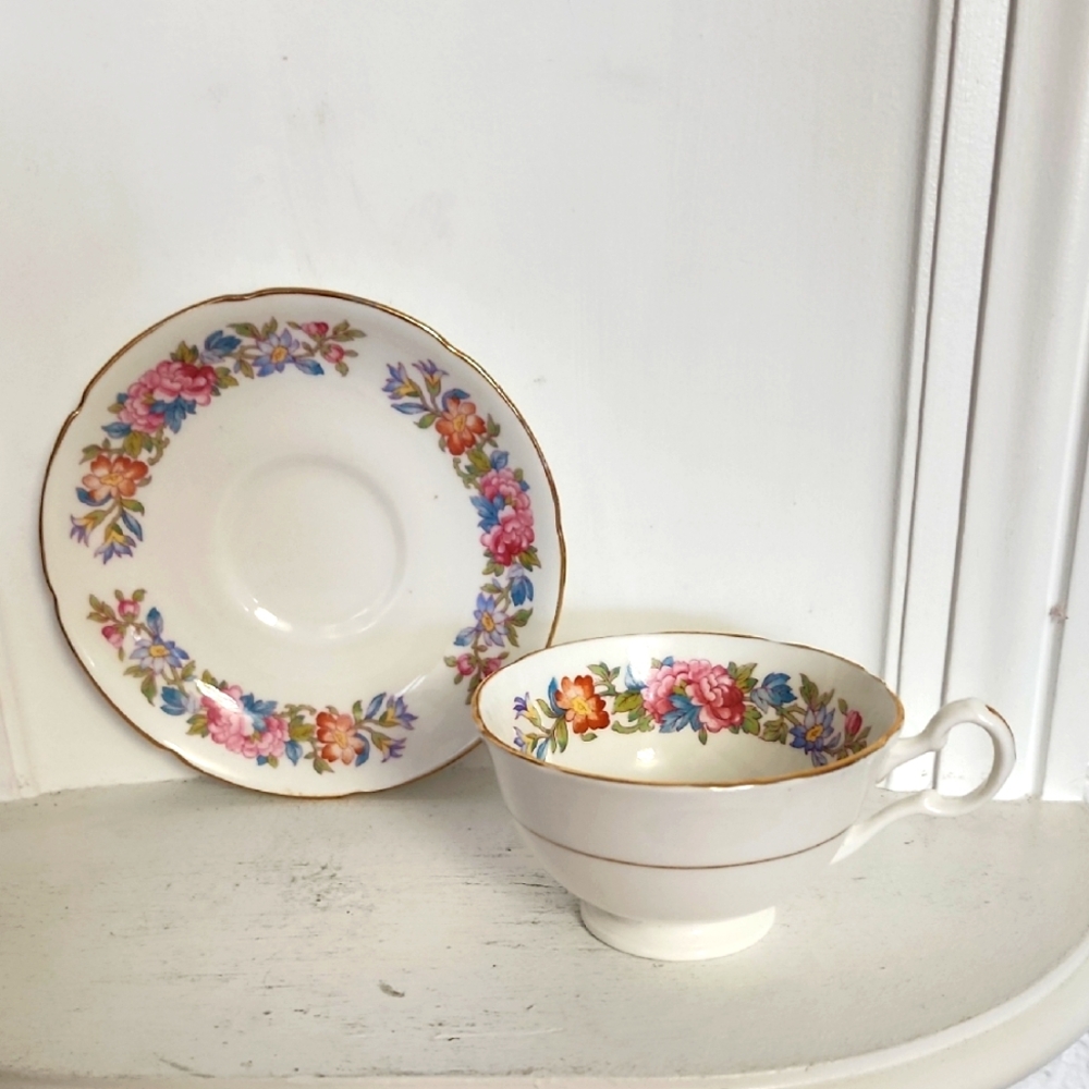 Royal Grafton Teacup & Saucer England Colectible Vintage